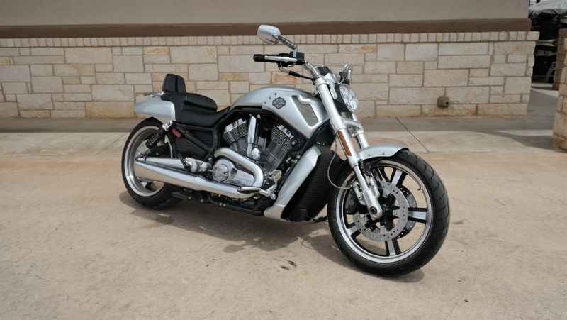USED 2009 HARLEY VRSC VROD MUSCLE Image 1