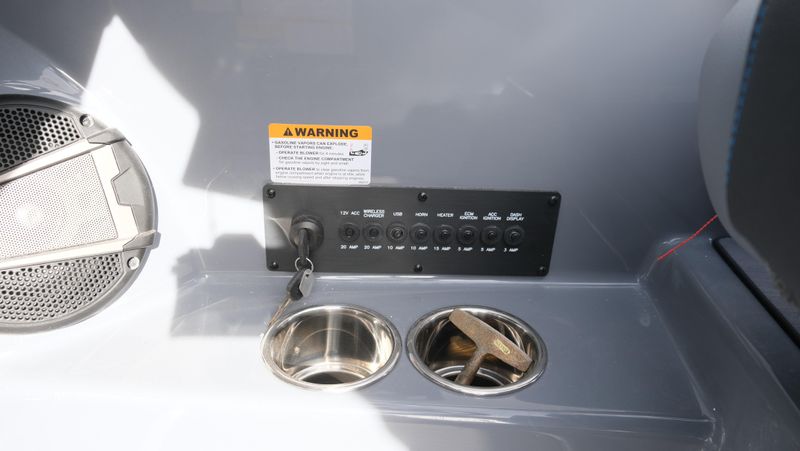 NEW 2026 AXIS T235 Image 28