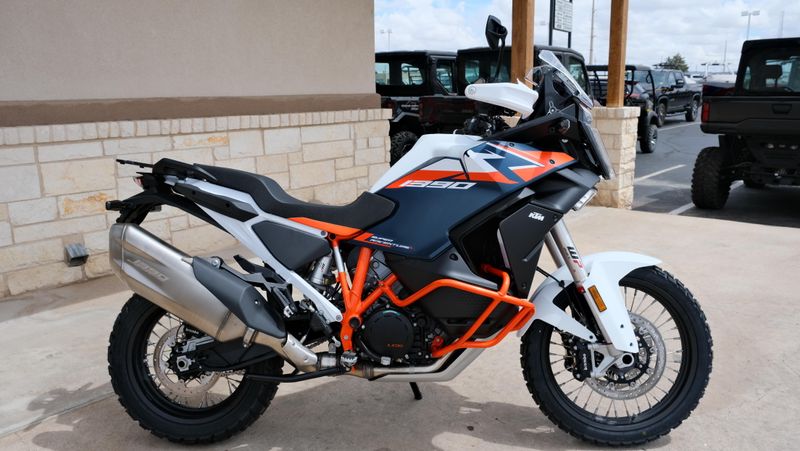NEW 2026 KTM 1390 SUPER ADVENTURE R Image 2