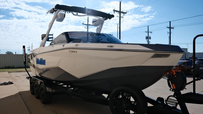 NEW 2026 MALIBU 25 LSV Image 6