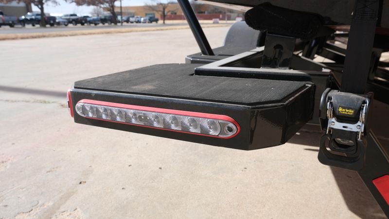 NEW 2026 MALIBU 23 LSV Image 9