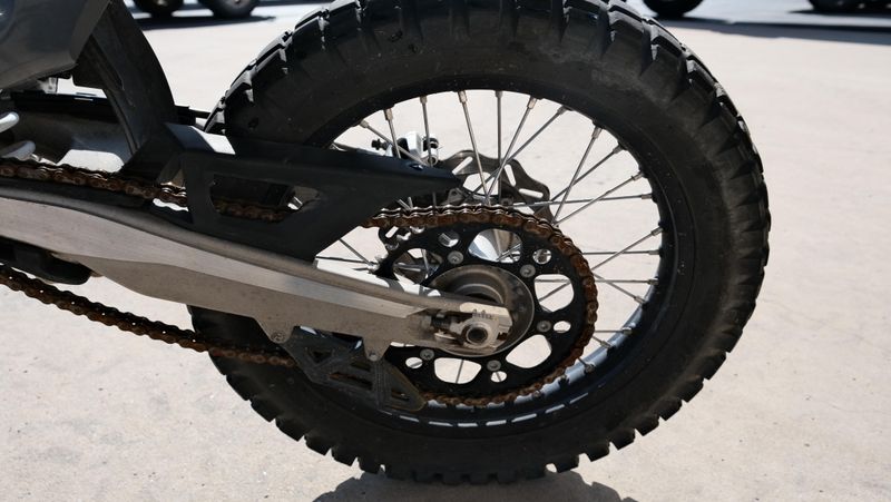 USED 2021 HUSQVARNA FE 501S Image 8