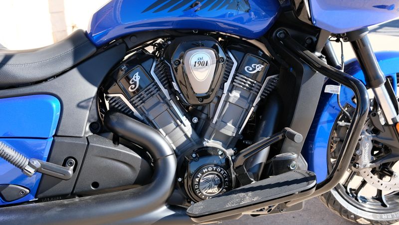 NEW 2026 INDIAN MOTORCYCLE CHALLENGER DARK HORSE Image 14
