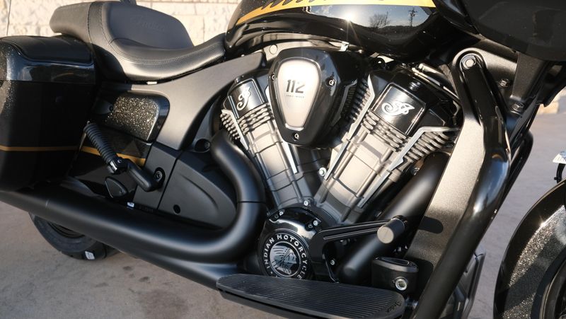 NEW 2026 INDIAN MOTORCYCLE CHALLENGER DARK HORSE WITH 112 AND AUDIO PACKAGE Image 12