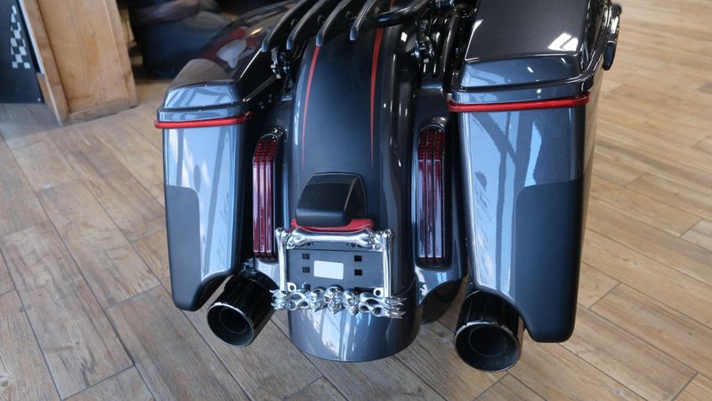 USED 2018 HARLEY STREET GLIDE CVO STREET GLIDE Image 3