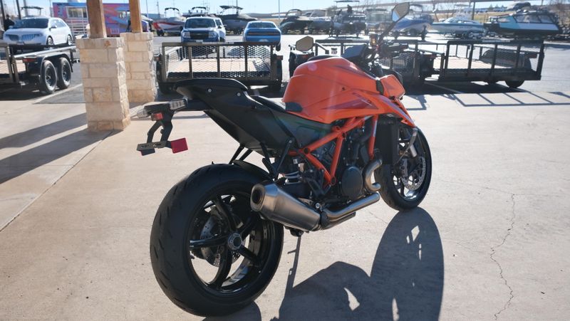 NEW 2026 KTM 1390 SUPER DUKE R EVO Image 3