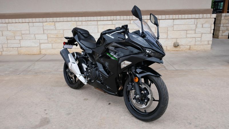 USED 2024 KAWASAKI NINJA 500 BASE Image 1