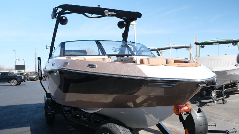NEW 2026 MALIBU 23 LSV Image 7