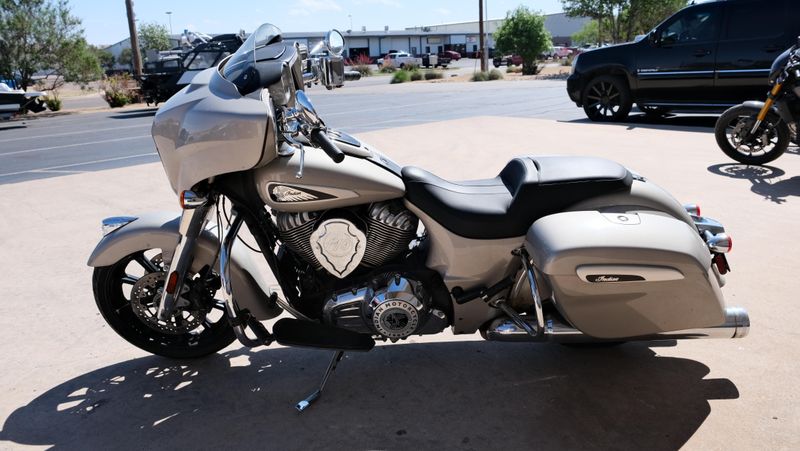 USED 2022 INDIAN MOTORCYCLE CHIEFTAIN LIMITED SILVER QUARTZ MTLC 49ST Image 6