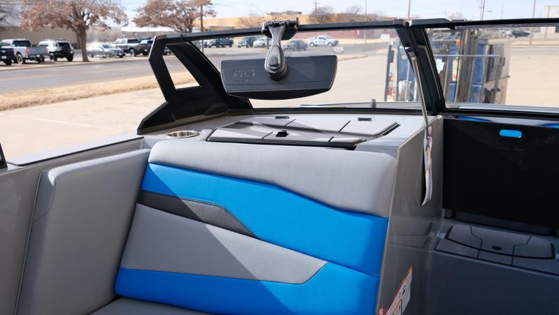 NEW 2026 AXIS T235 Image 34