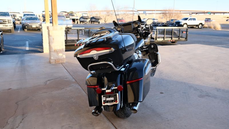 USED 2024 INDIAN MOTORCYCLE ROADMASTER LTD BLACK AZURE CRYSTAL 49ST LIMITED Image 4