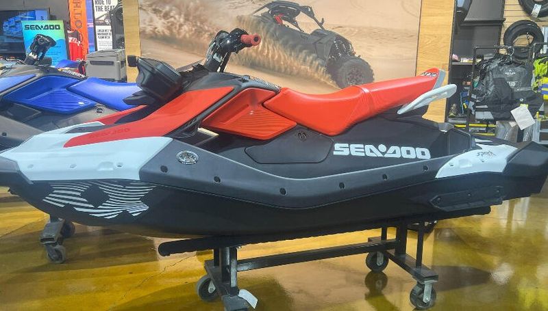 New 2025 Sea-Doo SPARK FOR 3 90 CONVENIENCE PACKAGE (SOUND SYSTEM) Image 2