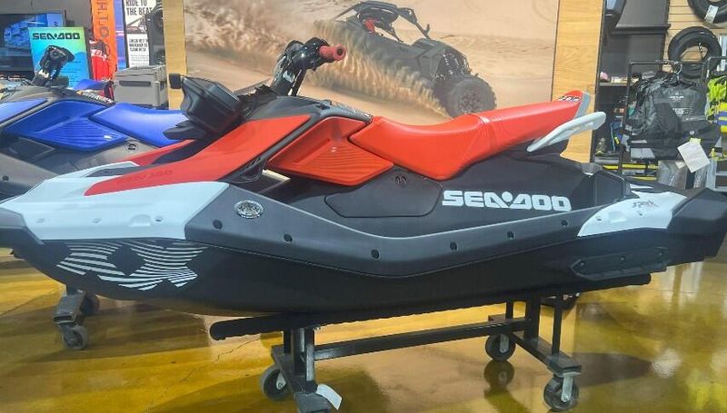New 2025 Sea-Doo SPARK FOR 3 90 TRIXX (SOUND SYSTEM) Image 6