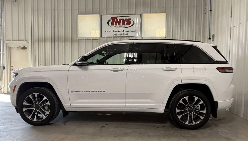 Used 2023 Jeep Grand Cherokee OverlandImage 17