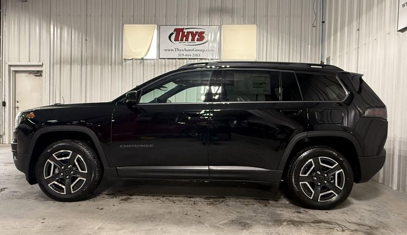 New 2026 Jeep Cherokee Limited 4x4Image 15