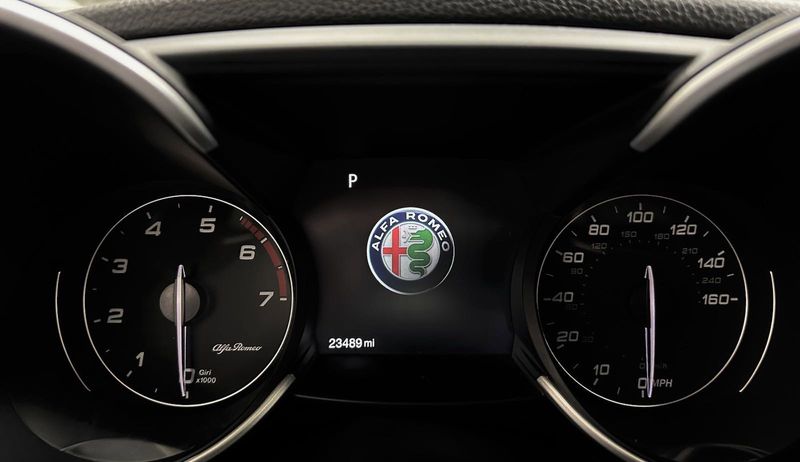 2021 Alfa Romeo Giulia Ti Sport Nero AWD w/Sunroof & NavImage 26