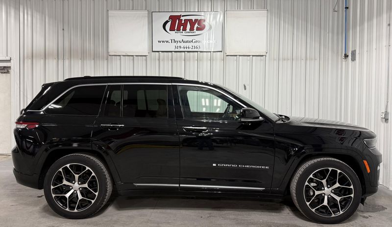 2024 Jeep Grand Cherokee Summit Reserve photo 2
