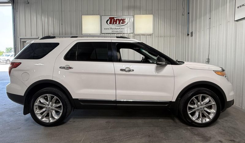 Used 2015 Ford Explorer XLTImage 2