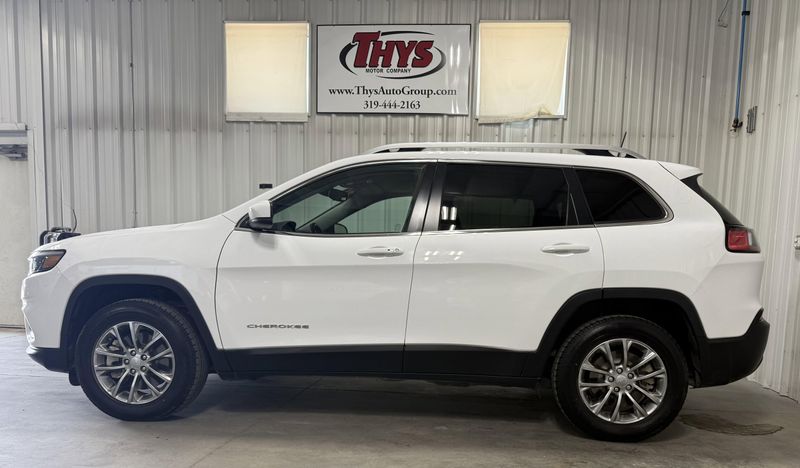 Used 2021 Jeep Cherokee Latitude PlusImage 17