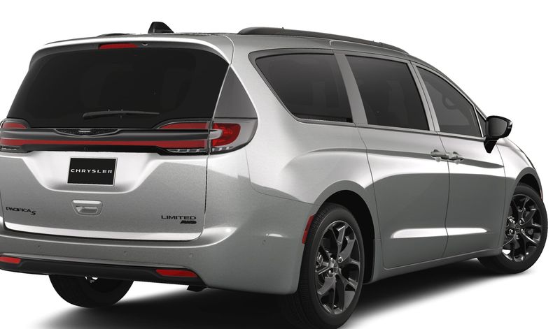 2024 Chrysler Pacifica Limited AwdImage 2