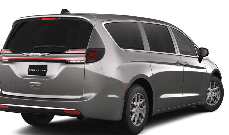 2025 Chrysler Pacifica SelectImage 2