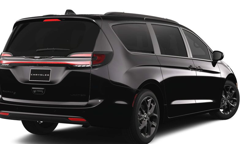 2025 Chrysler Pacifica LimitedImage 2