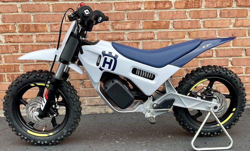 2024 Husqvarna EE 2Image 4