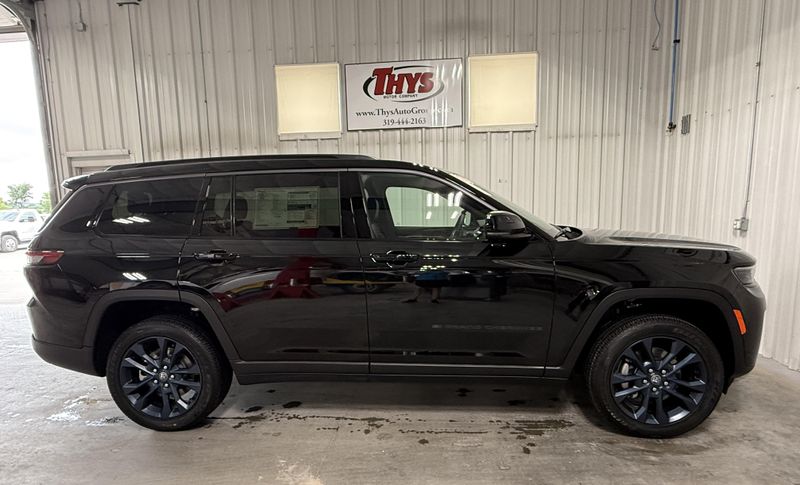 New 2026 Jeep Grand Cherokee L 85th Anniversary EditionImage 2