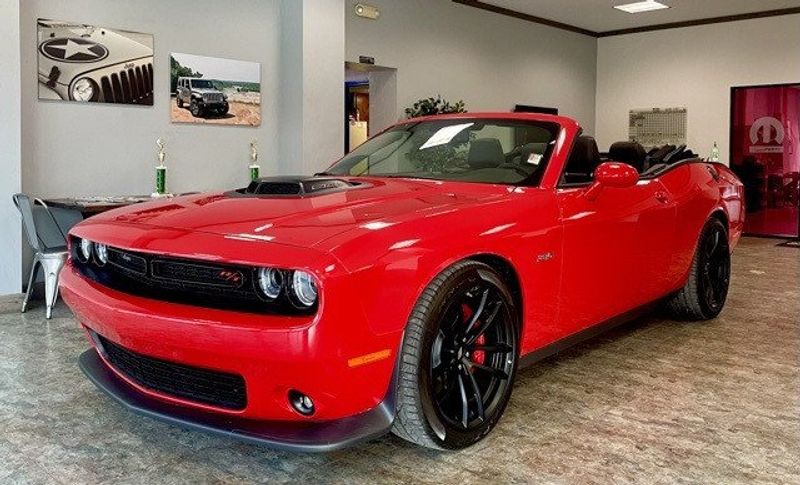 2023 Dodge Challenger R/TImage 1