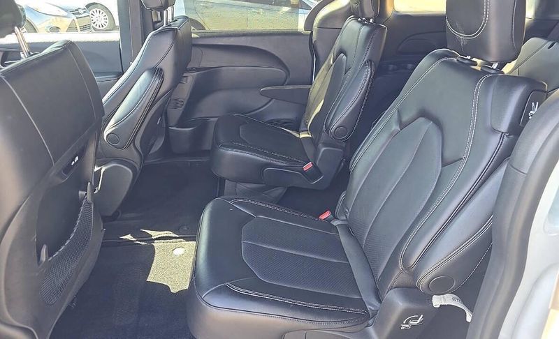 Used 2026 Chrysler Pacifica Select 4dr Mini VanImage 5