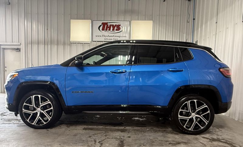Used 2024 Jeep Compass LimitedImage 15