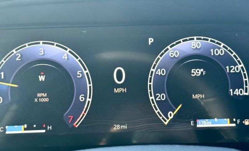 New 2025 Jeep Grand Cherokee L Limited 4x2Image 19