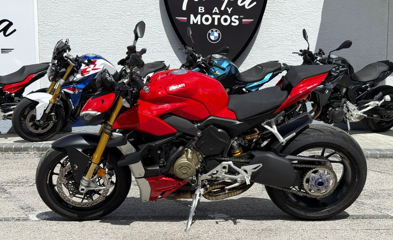 2022 Ducati Streetfighter V4 S
