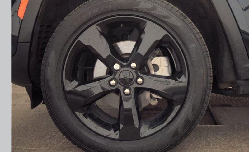 2024 Jeep Grand Cherokee Limited Black photo 2