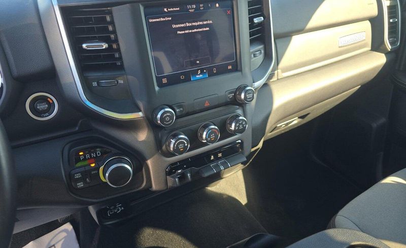 Used 2024 RAM 2500 Big Horn Crew Cab 6.4L V8 4x4Image 14