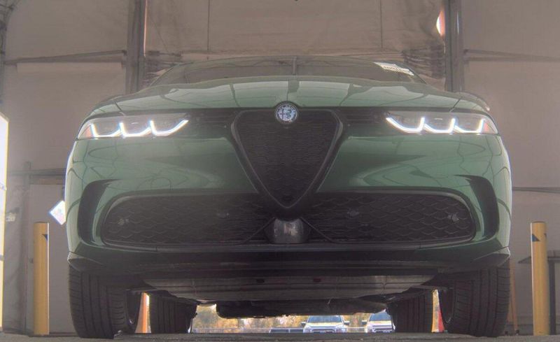 Used 2024 Alfa Romeo Tonale VeloceImage 2