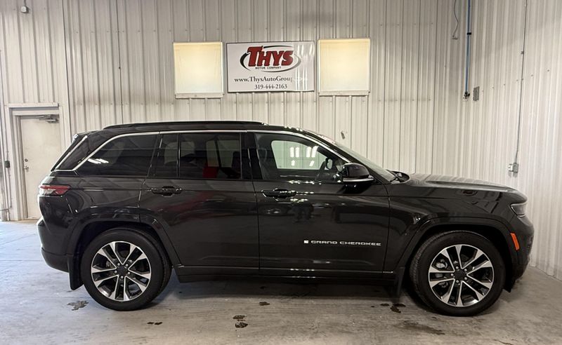 Used 2024 Jeep Grand Cherokee OverlandImage 2