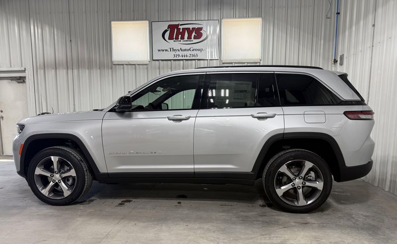 New 2026 Jeep Grand Cherokee Limited 4x4Image 18