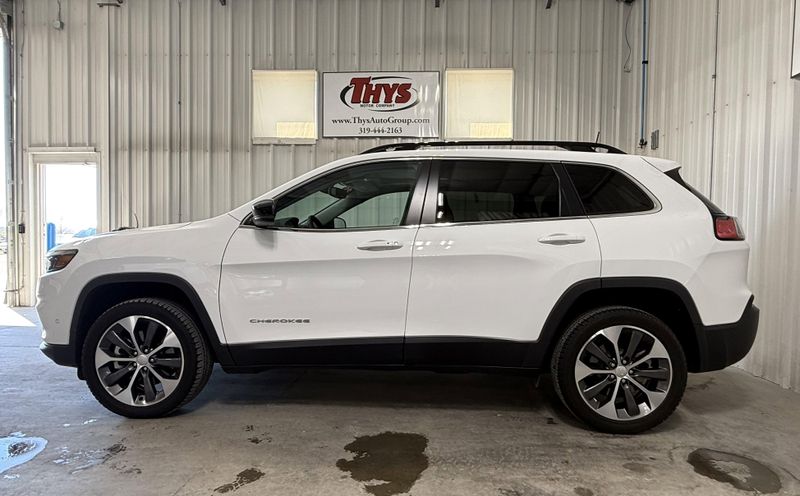 Used 2022 Jeep Cherokee LimitedImage 15
