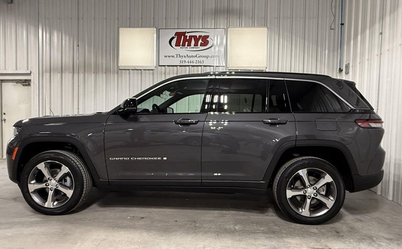 New 2026 Jeep Grand Cherokee Limited 4x4Image 17