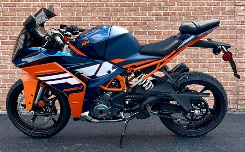 2024 KTM RC 390Image 4