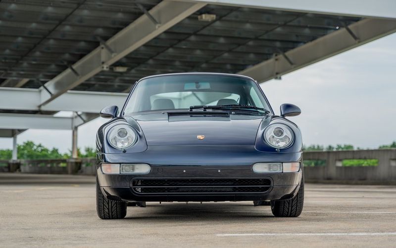 1995 Porsche 911 Carrera 4Image 2