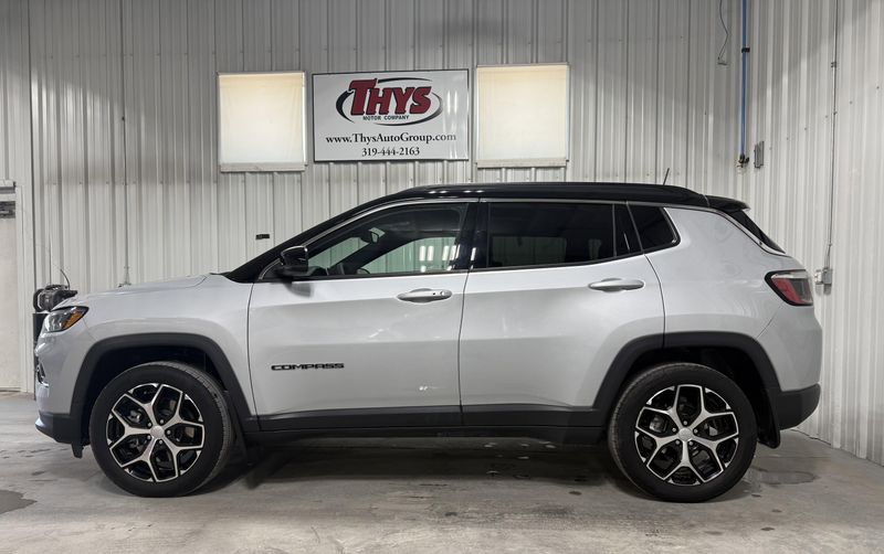 Used 2024 Jeep Compass LimitedImage 14