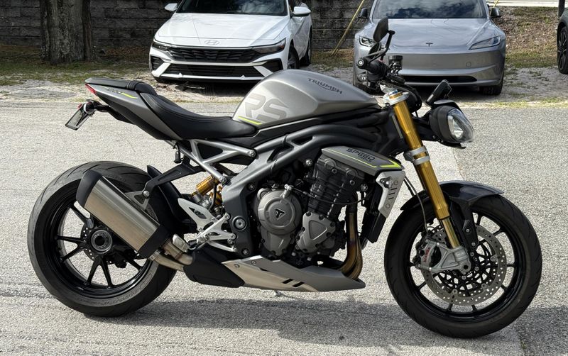 2022 Triumph Speed Triple 1200 RS