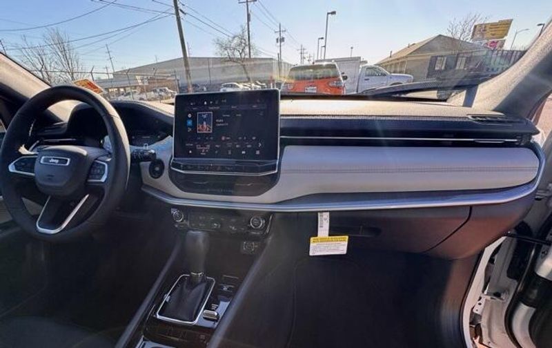 New 2026 Jeep Compass Limited 4x4Image 12