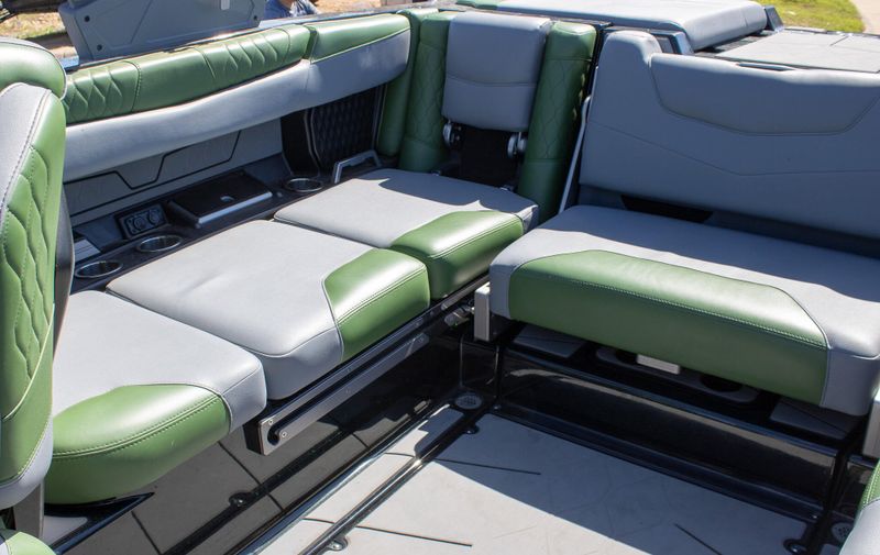 2023 MALIBU M220Image 17