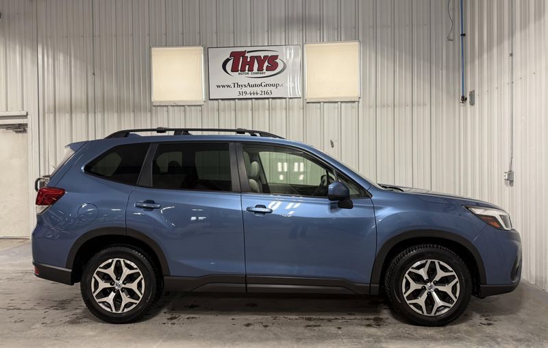 Used 2019 Subaru Forester PremiumImage 2