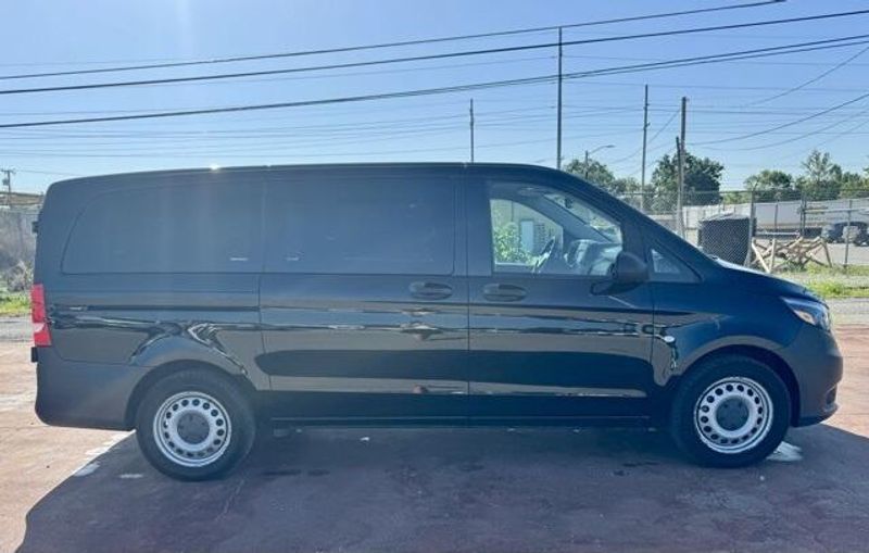Used 2019 Mercedes-Benz Metris PassengerImage 4