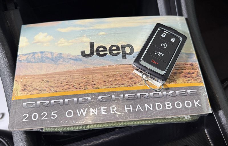 New 2025 Jeep Grand Cherokee Limited 4x4Image 26