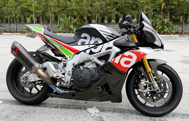 2017 Aprilia Tuono V4 1100 Factory ABS 